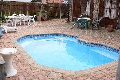 Jeffreys Bay Backpackers Hostel Exterior photo